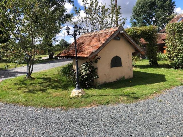 Cottage a la campagne avec piscine et SPA Ardentes Extérieur photo